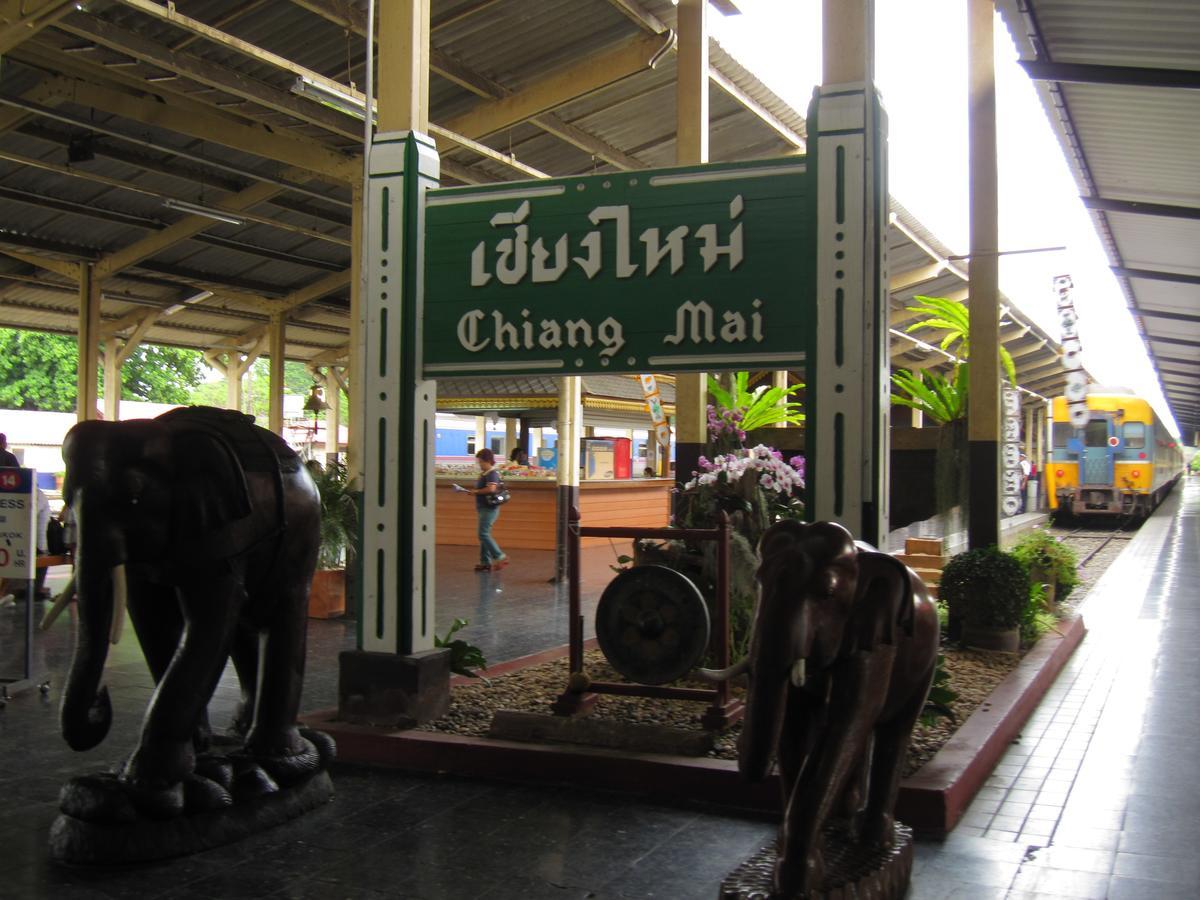 Supanich Railway Station Aparthotel Chiang Mai Esterno foto